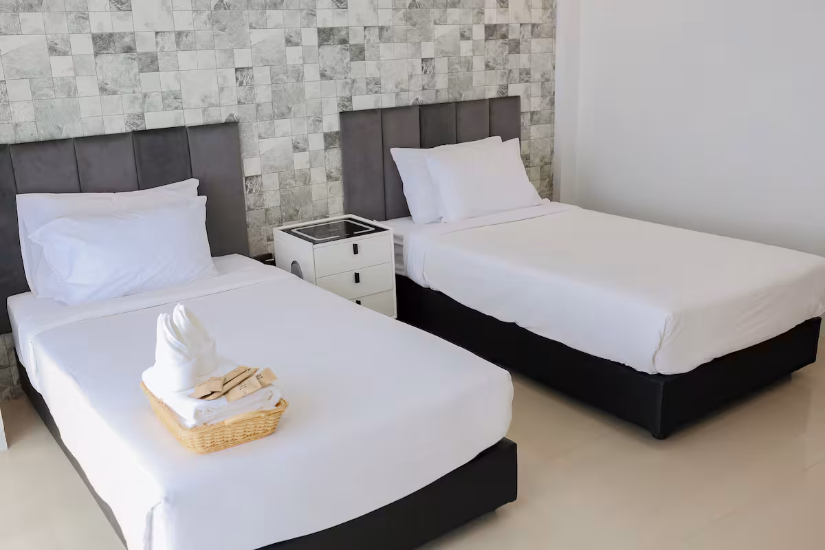 Superior Twin Room R2 Bed&Pool
